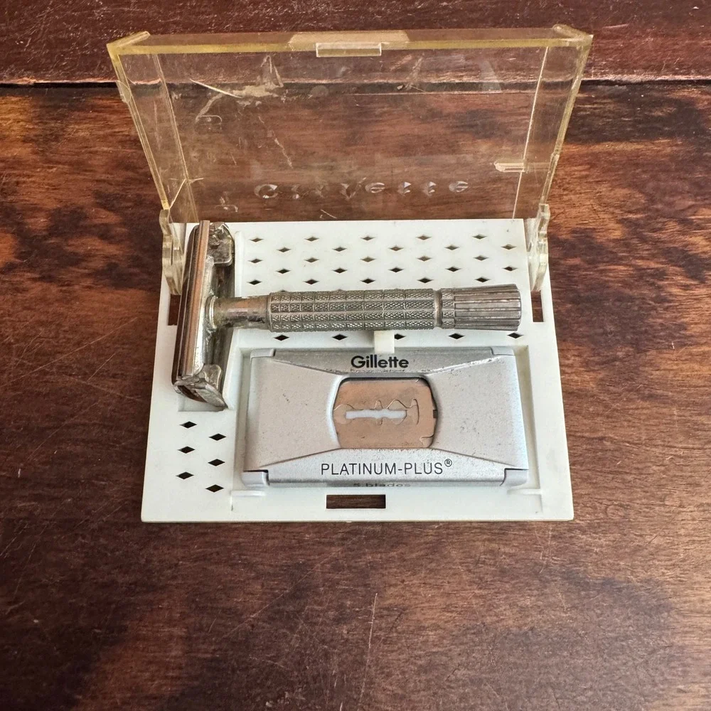 Vintage 1960s Gillette Flare Tip Super Speed G1 Safety Razor‎ & Case Platinum